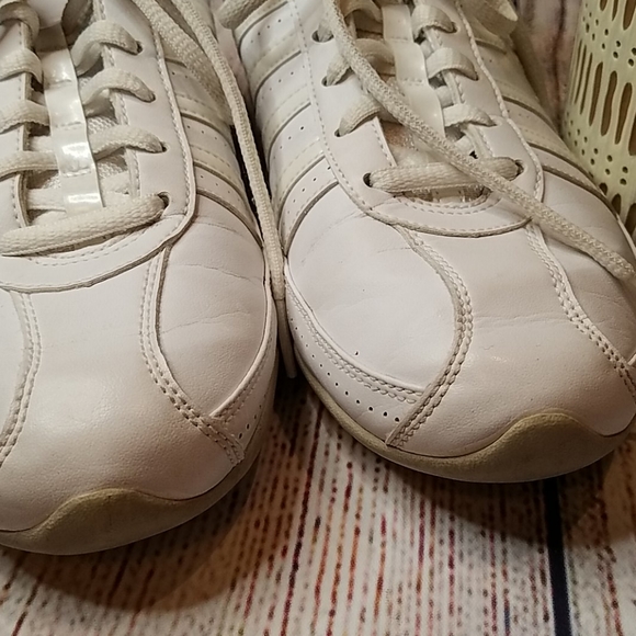 *SOLD* EUC HARDLY WORN LADIES LEATHER NIKE 6.5 - Picture 6 of 8